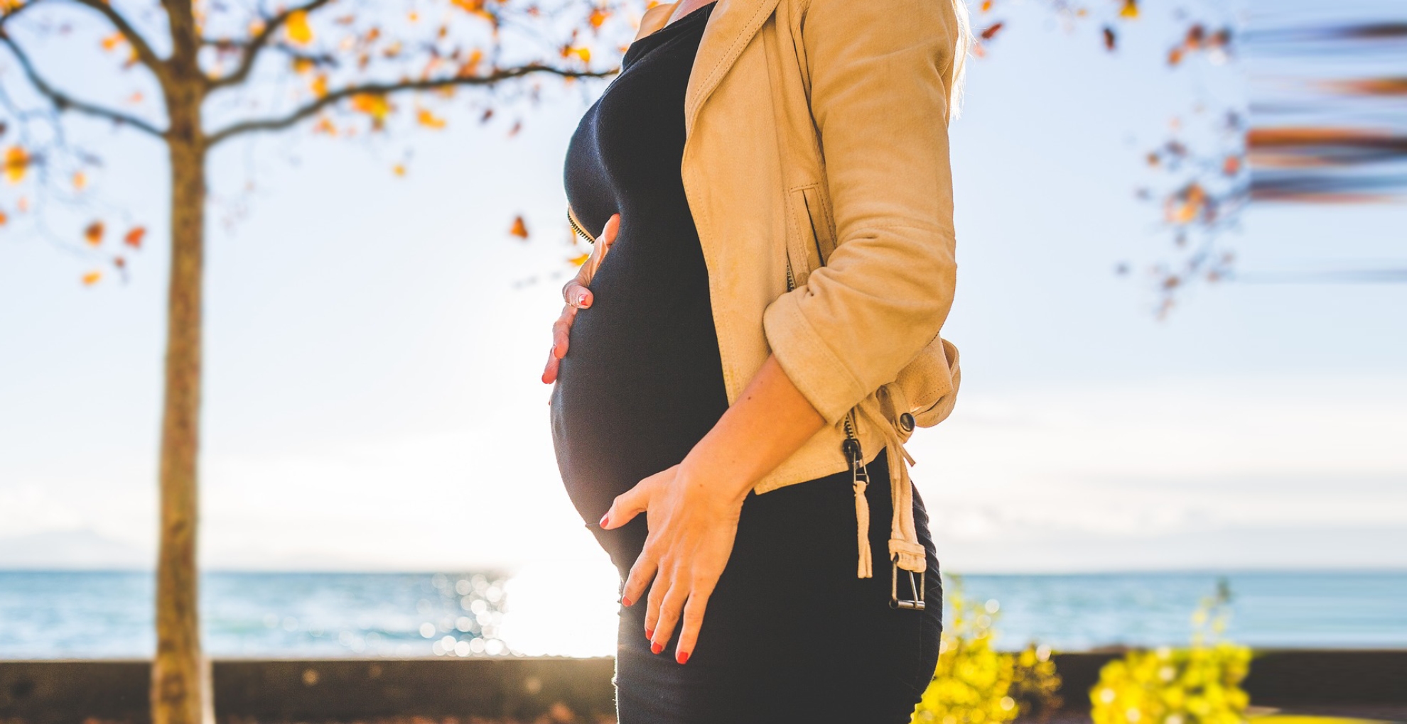 Pregnancy Tips: प्रेग्नेंसी का तीसरा महीना शुरू होते ही रखें इन बातों का ख्याल, बच्चे के विकास में होगा फायदा
