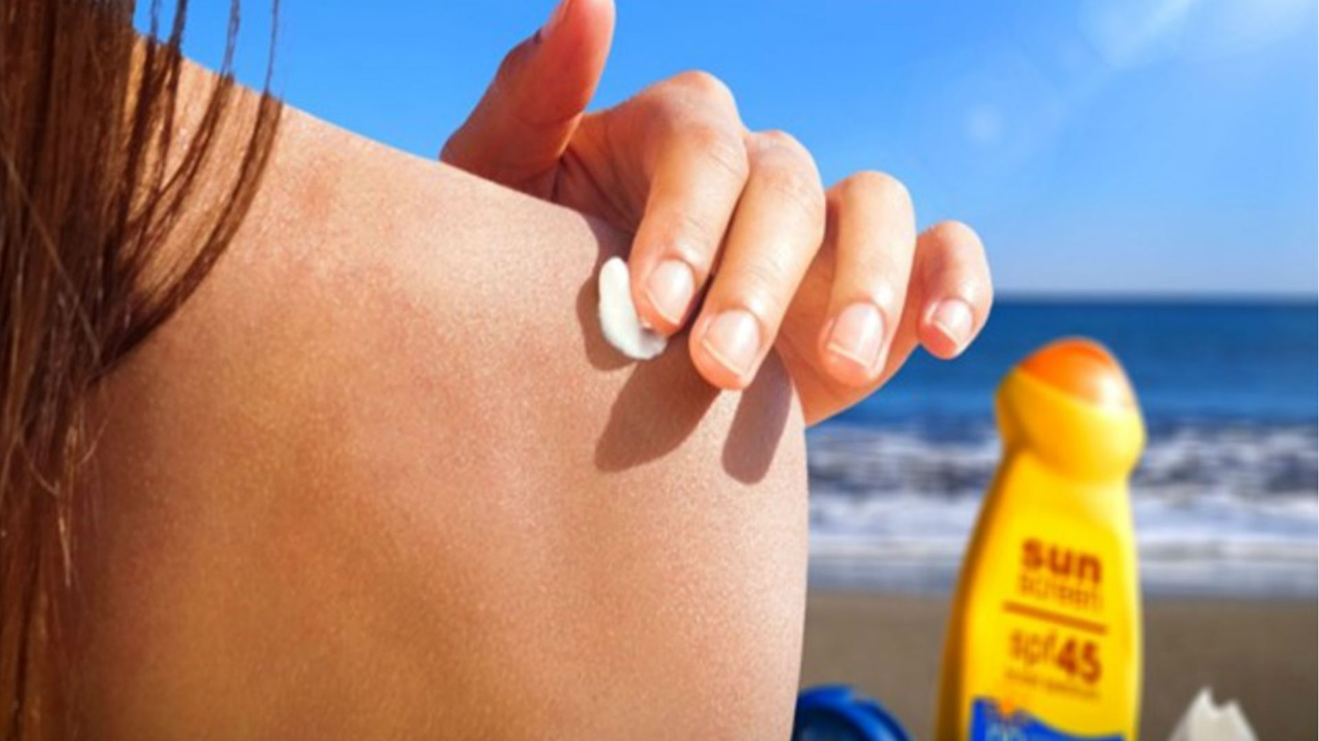 Skin Care Tips: त्योहारों के मौसम में कैसे पाएं दमकती हुई त्वचा, जानिए कुछ आसान सी स्किन केयर टिप्स