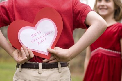 Happy Valentine Day 2020 Wishes: अपने लव पार्टनर को वैलेंटाइन्स डे पर भेजें ये मैसेज, शायरी और कोट्स