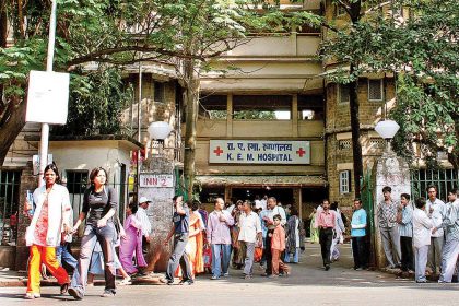 मुंबई के KEM हॉस्पिटल में लगातार बढ़ रहा है कोरोना संक्रमितियों के मौत का आकड़ा, अब तक हुई 460 लोगों की मौत