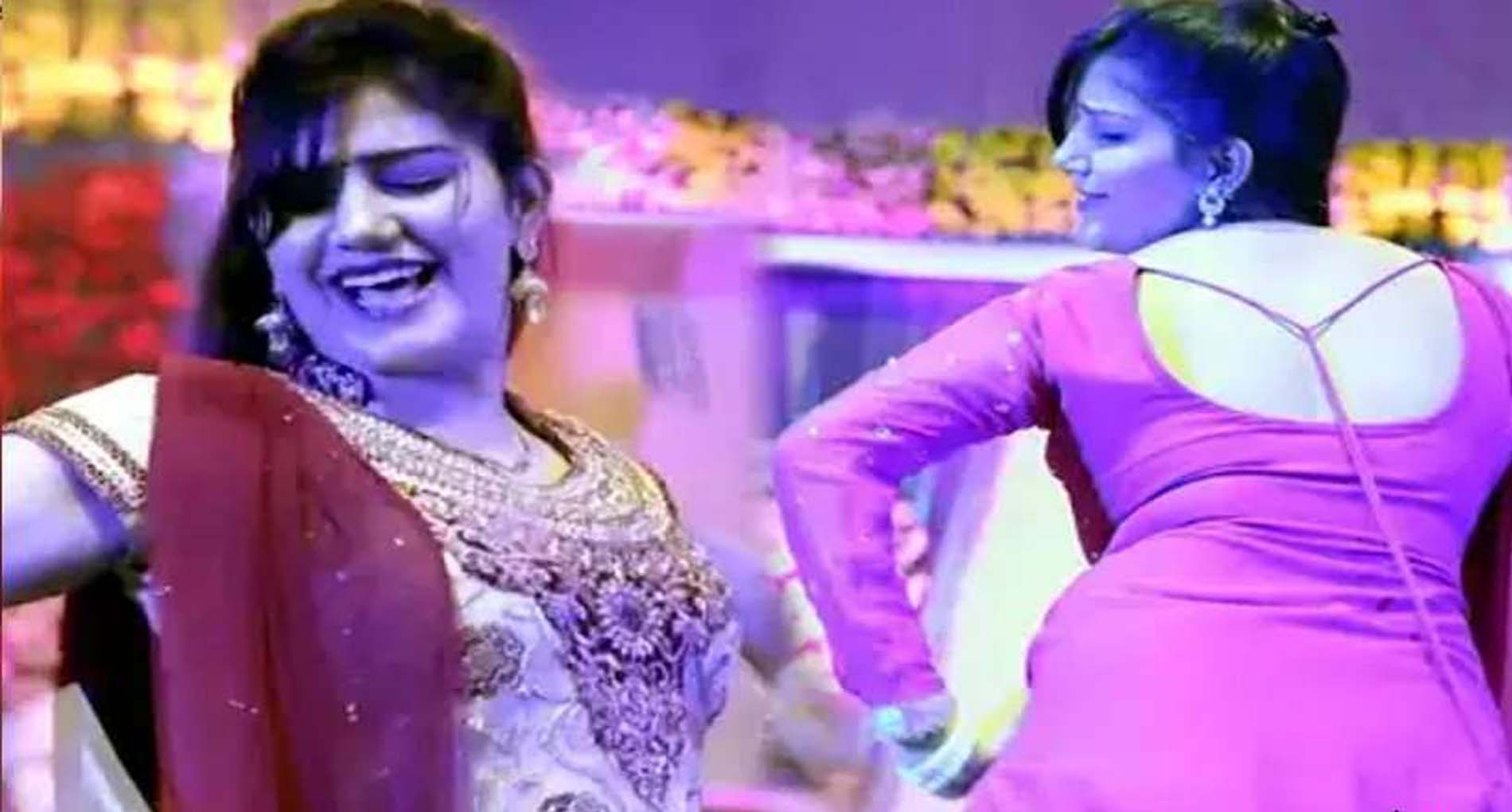 Sapna Choudhary Dance Video:  सपना चौधरी का डांस देख लोगों ने बरसाए नोट! देखें VIRAL VIDEO
