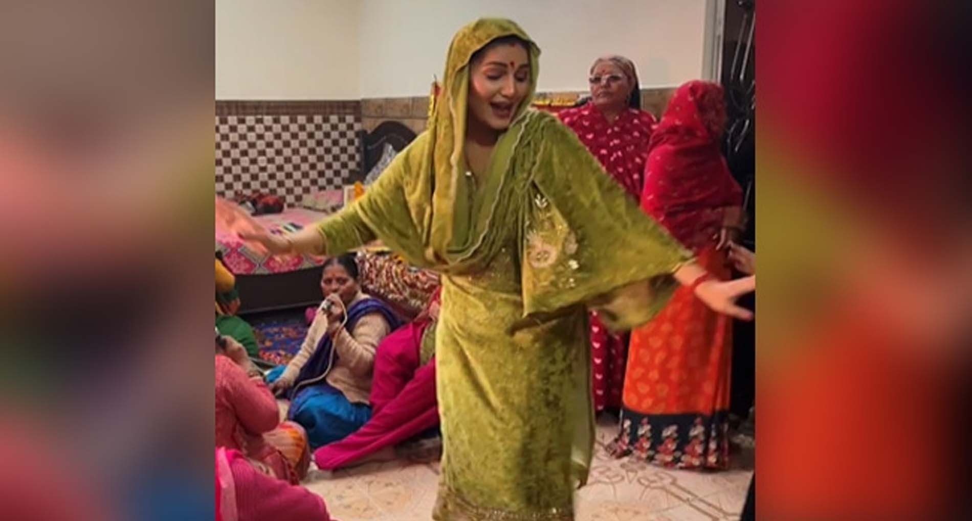 Sapna Choudhary Dance: माता रानी की भक्ति में लीन नजर आईं सपना चौधरी, वायरल हुआ Video
