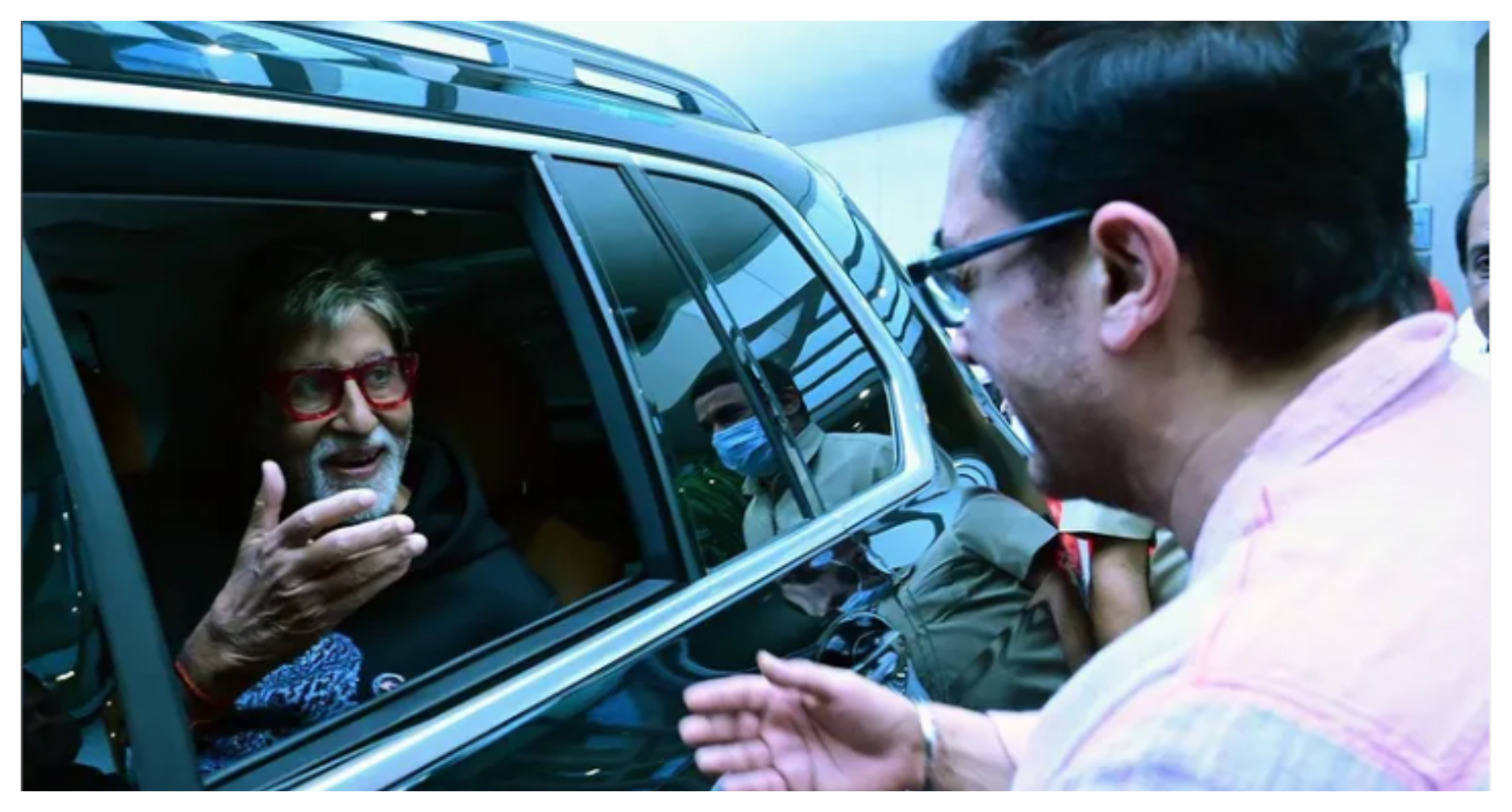 अमिताभ बच्चन ने की आमिर खान से एक्सीडेंटल मीट‍िंग, खुश होकर एक्टर ने पोस्ट शेयर कर लिखा लेजेंड्री दोस्तों