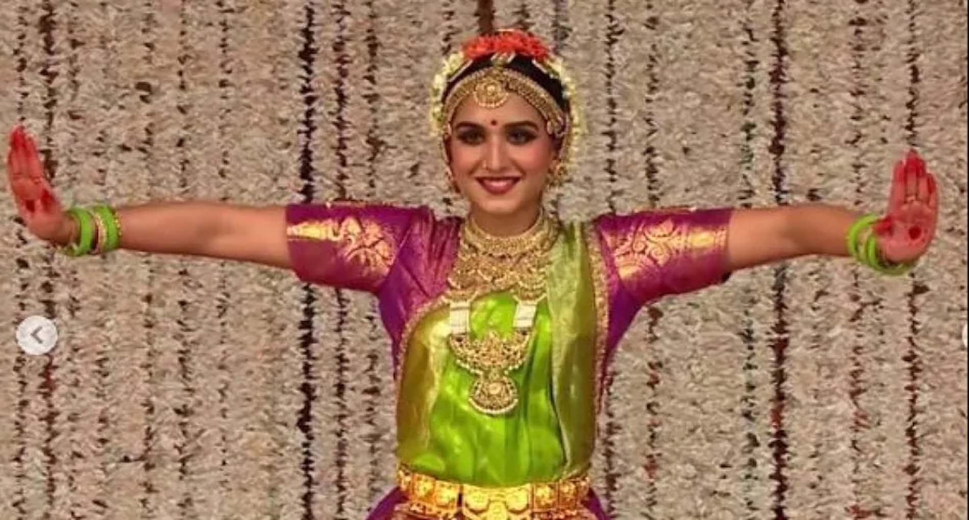 अंबानी परिवार ने होने वाली बहू के लिए रखी ‘अरंगेत्रम’ सेरेमनी, Radhika Merchant ने किया शानदार डांस