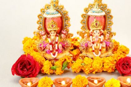 Diwali 2022: दिवाली की पूजा सामग्री में ना भूले इन जरूरी चीजों को रखना, ऐसा करने से होगी मां लक्ष्मी प्रसन्न