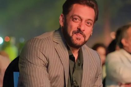 Salman Khan spotted wearing ring, fan confused